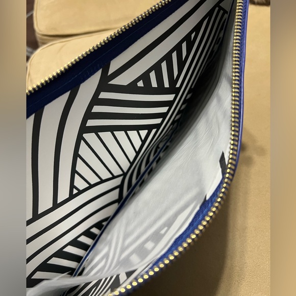 OTG On The Go clutch - Picture 2 of 5